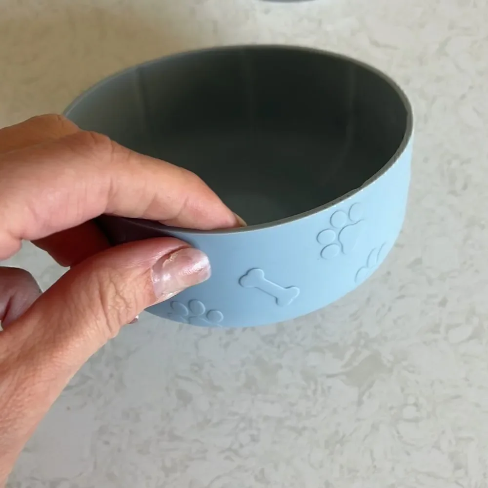 Doggie water bottle with detachable base bowl for breaks during long walks